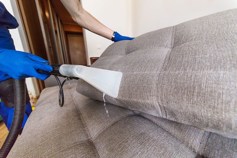 Entreprise de nettoyage de canapé à domicile - NOVA CLEAN - Services de  nettoyage